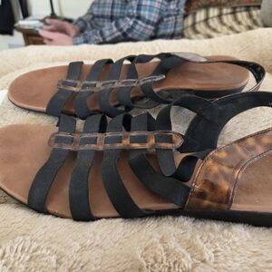 Munro DARIAN Black and Tortoise Brown Stretch Sandals